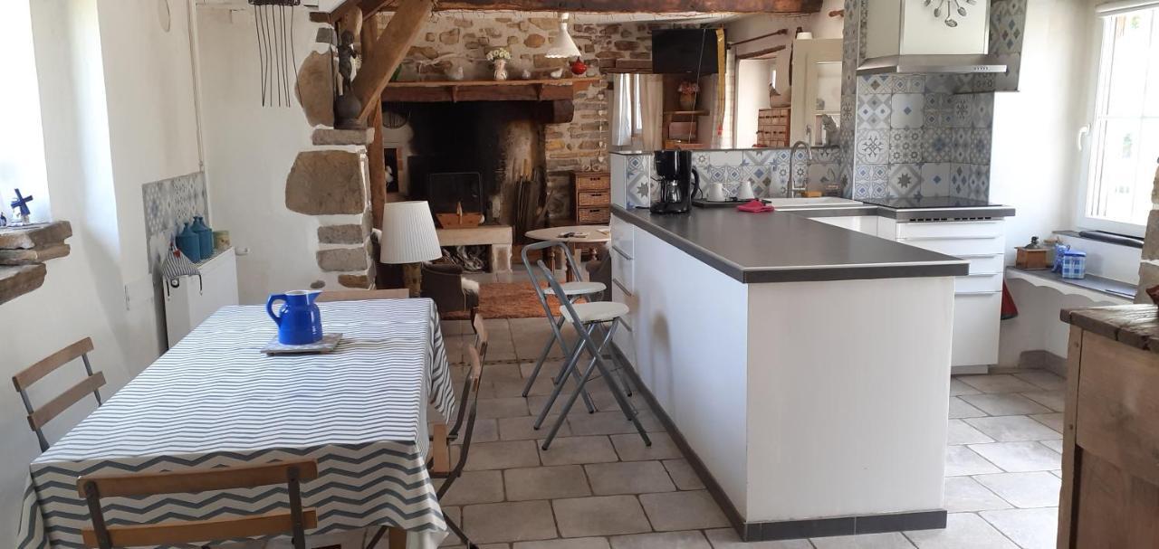 Gite Les Petits Chemins Ledeuix Exterior photo