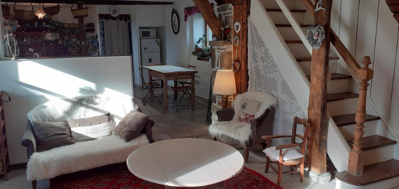 Gite Les Petits Chemins Ledeuix Exterior photo