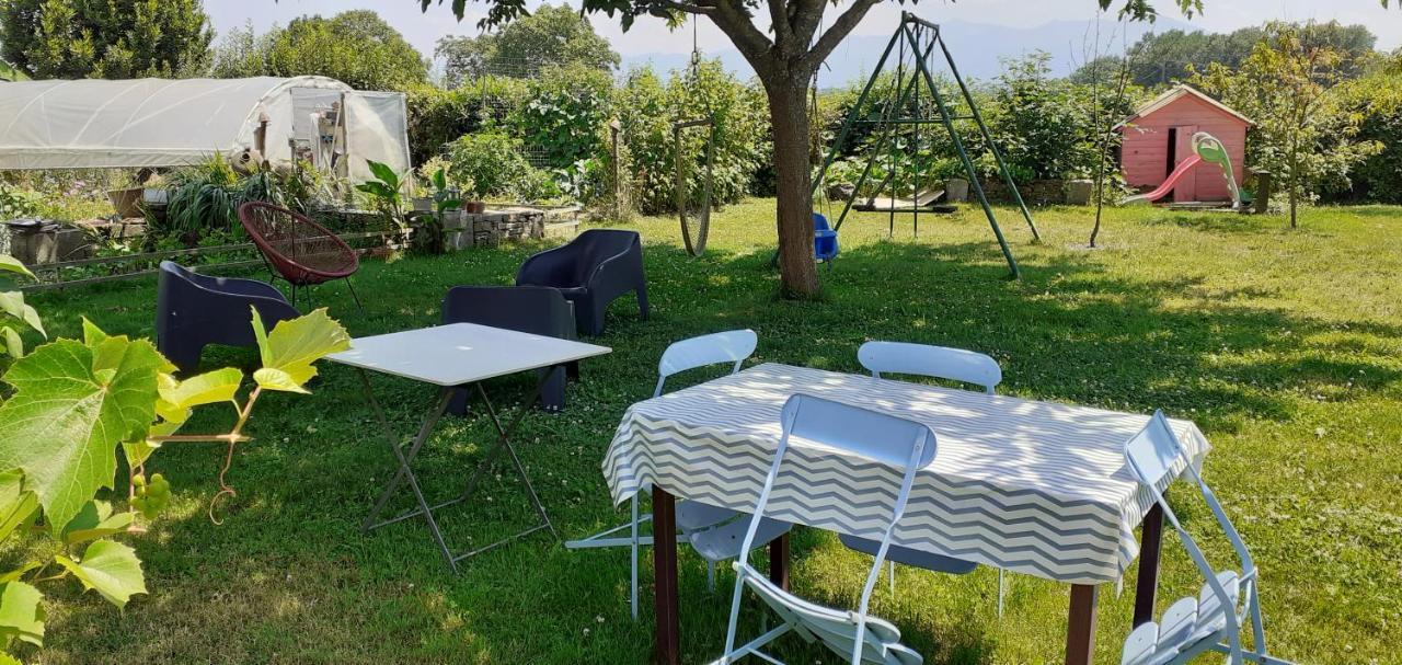 Gite Les Petits Chemins Ledeuix Exterior photo